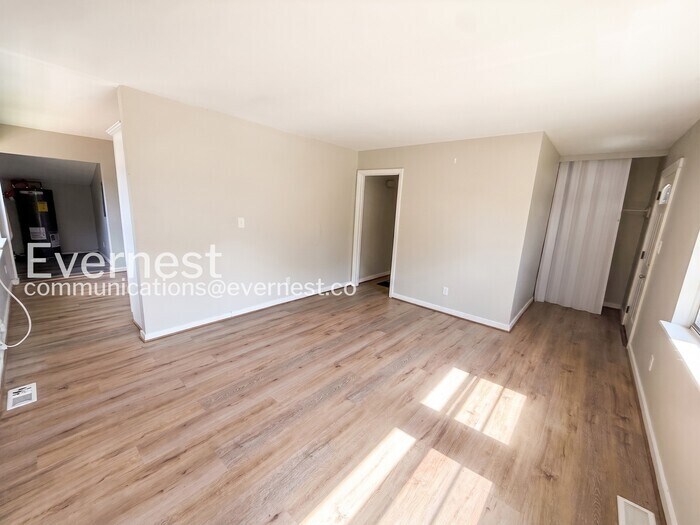 Building Photo - 1645 18th Way SW