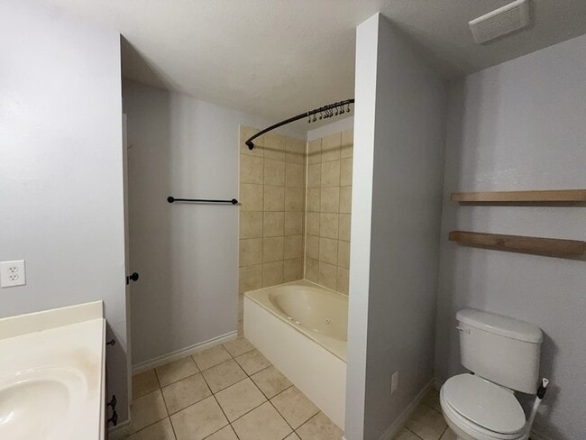 Building Photo - 12614 Oceanside Dr