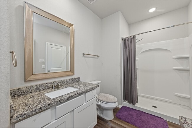 Building Photo - 804 Pearl River