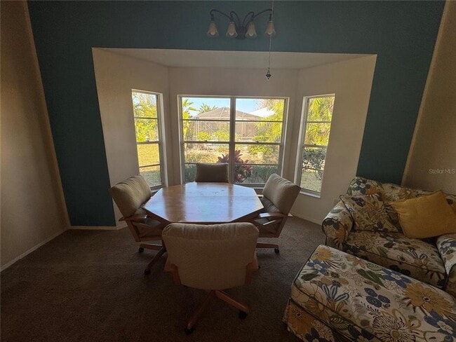 Building Photo - 549 Warwick Ln