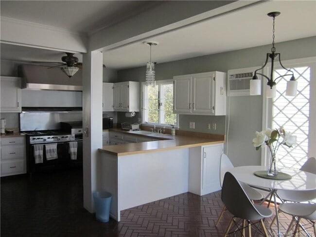 Building Photo - 181 Kings Hwy