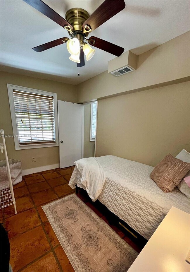 Building Photo - 2035 SW 60th Ct