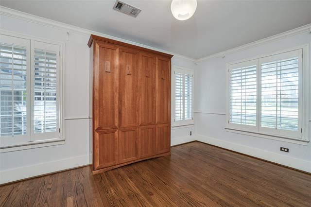 Building Photo - 6930 Kenwood Ave