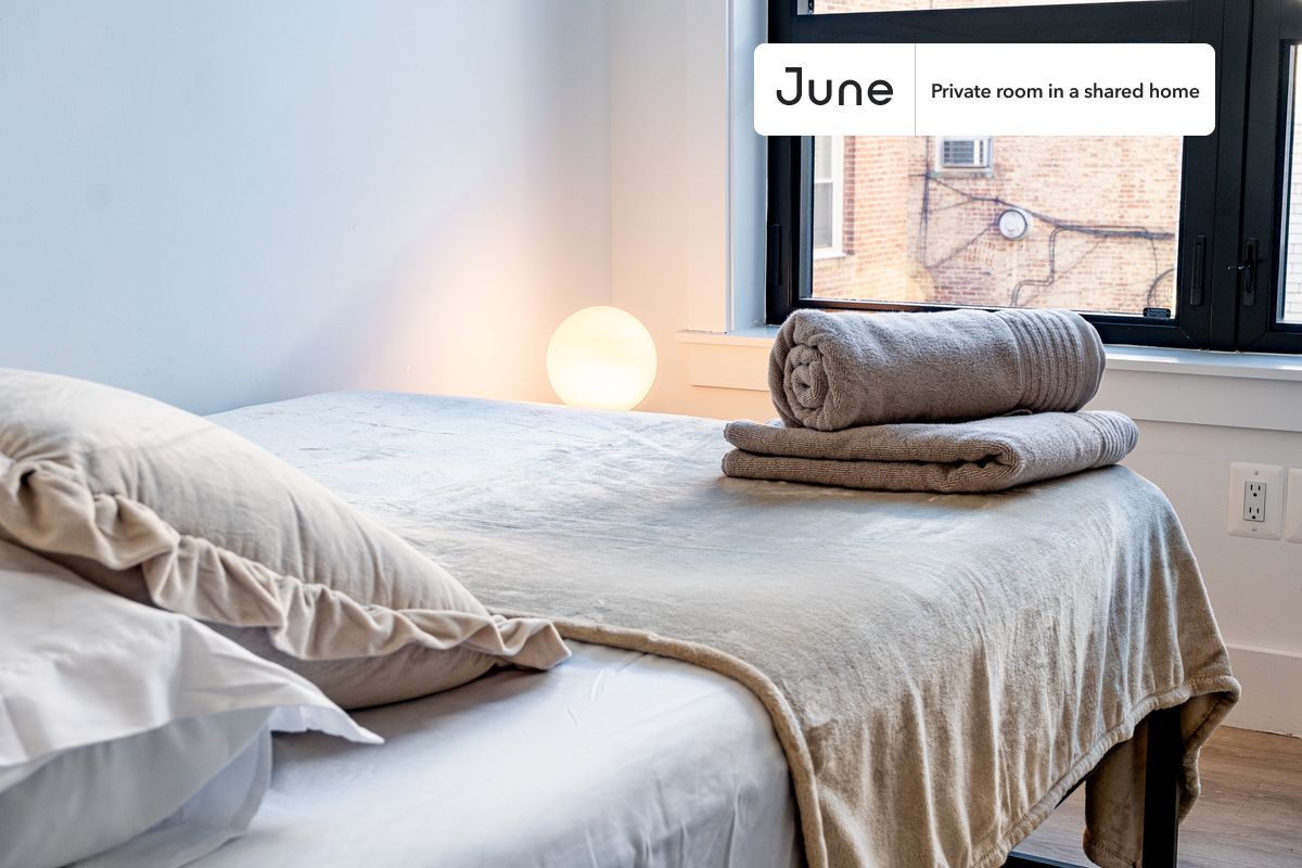 Building Photo - Room in Shared 4 bed/2 bath home