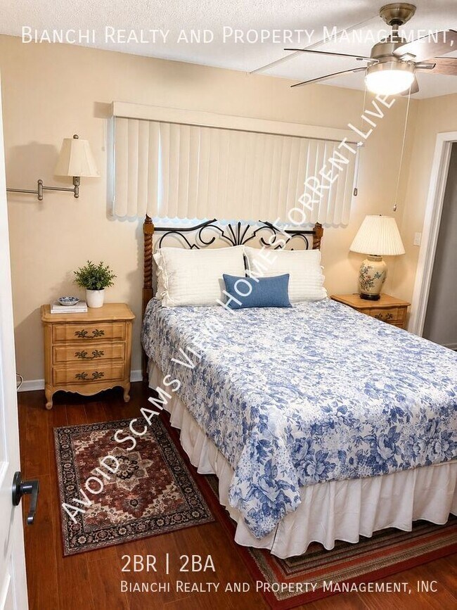 Building Photo - 4575 Cove Cir