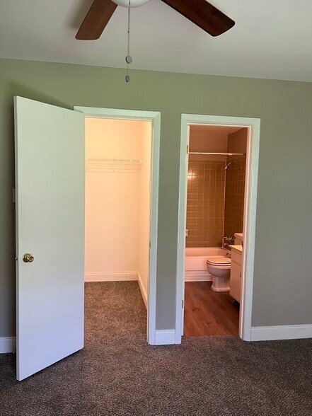 Walking closet and bathroom - 900 Mountain Creek Rd