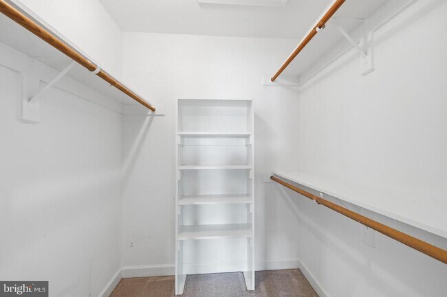 Building Photo - 6323 Barcroft Mews Dr