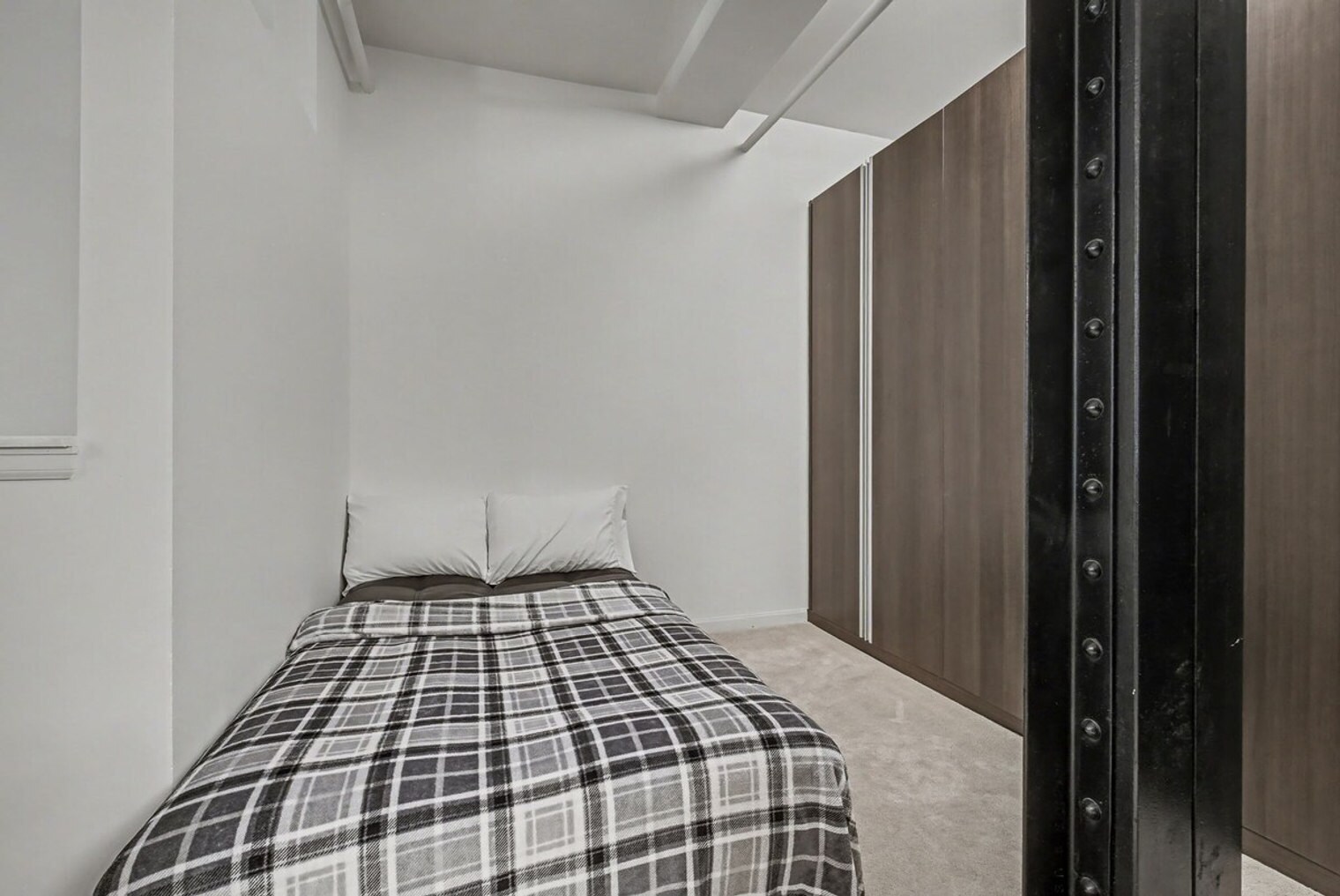 Building Photo - 1555 California St