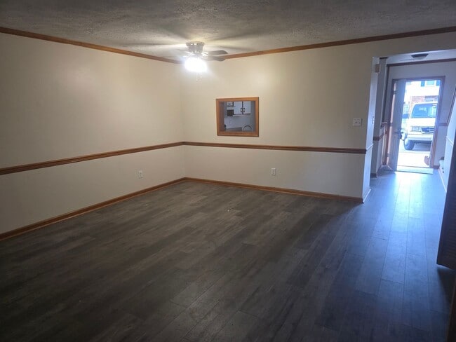 Building Photo - Great Townhouse in York Crossing