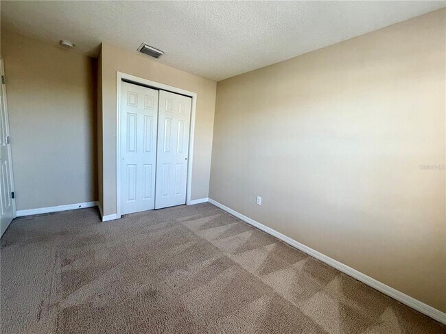 Building Photo - 7020 Woodchase Glen Dr