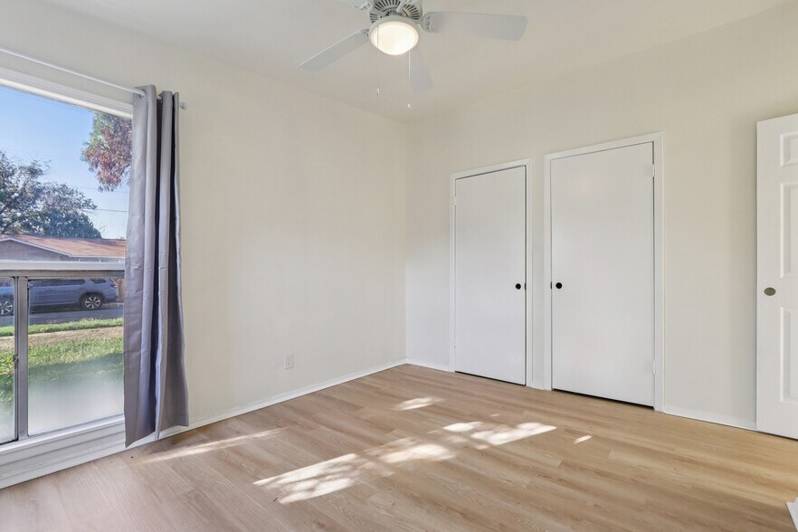 Building Photo - 4307 Skelton Dr