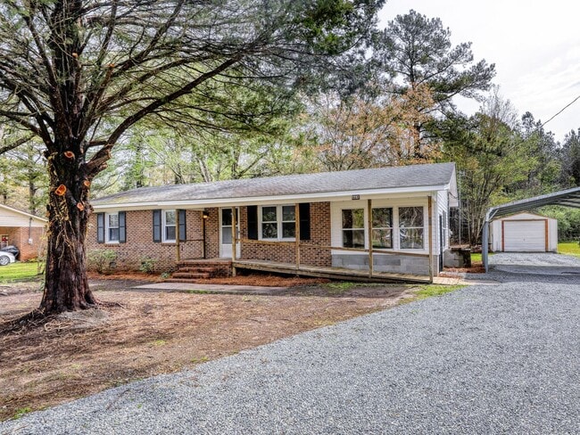 Primary Photo - 3 bedroom 1 bath home for rent in New Bern