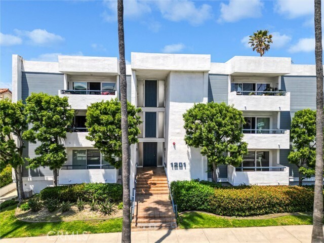 Building Photo - 1201 S Catalina Ave