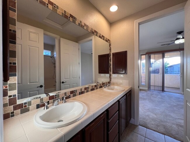Building Photo - Large Home located in the Gated Community of Dorado in S. Reno