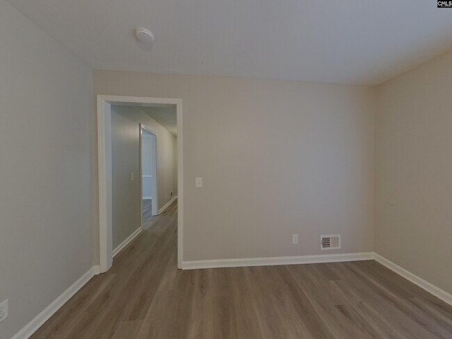 Building Photo - 3959 Notre Dame Pass