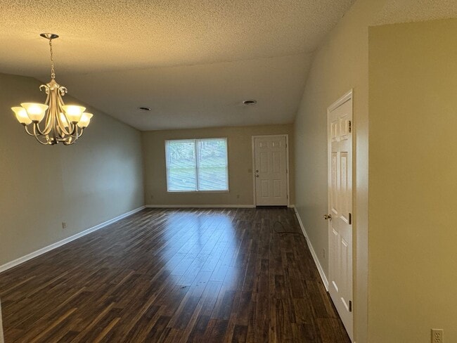 Building Photo - One level condo in Hunter Hills