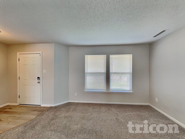 Building Photo - 8343 Weathervane Cir