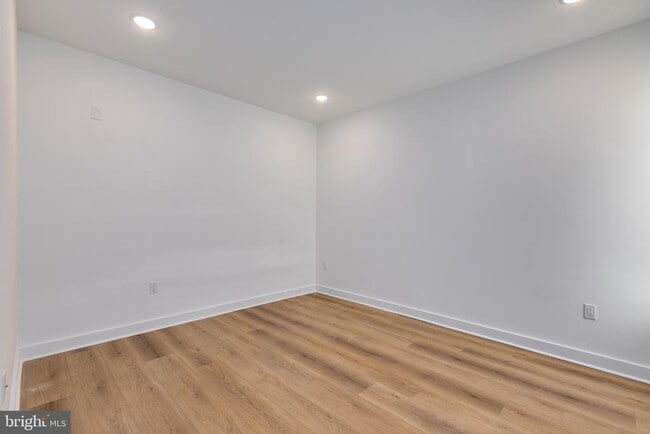 Building Photo - 2234 N Franklin St