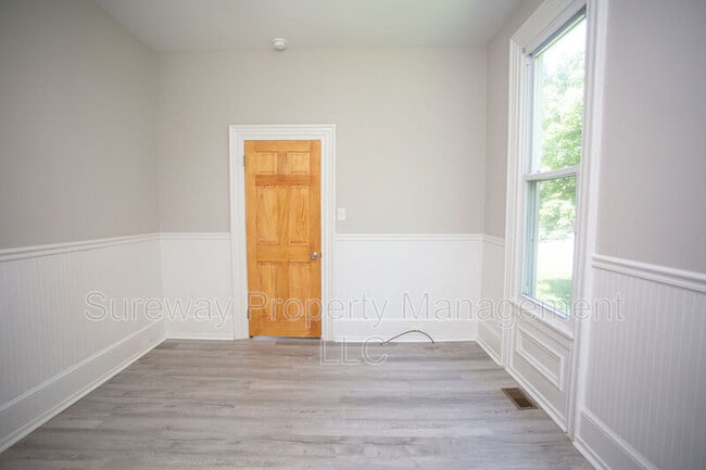 Building Photo - 21 N Lenola Rd