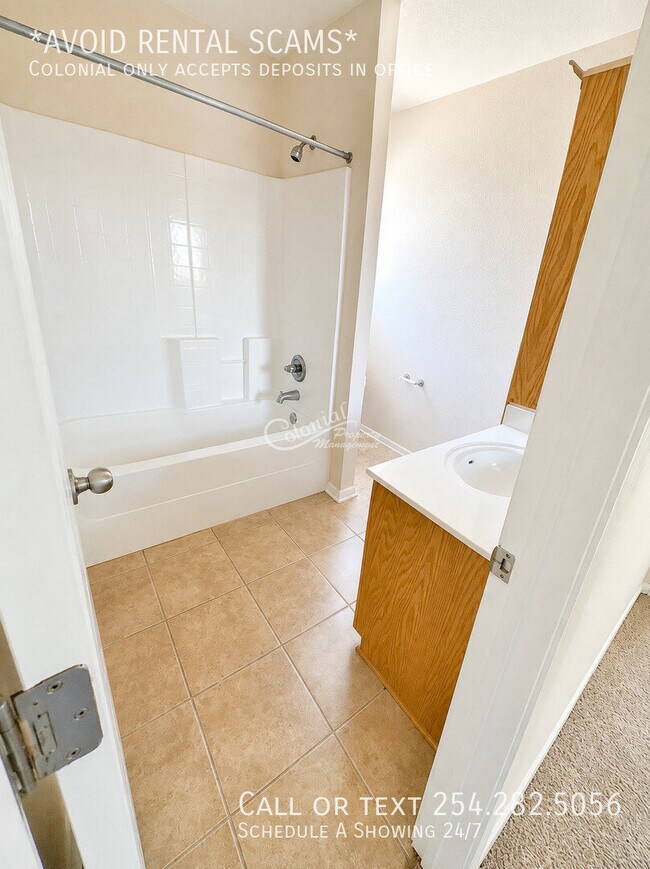 Building Photo - 2405 Wisteria Ln
