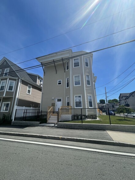 Building Photo - 92 Myrtle St