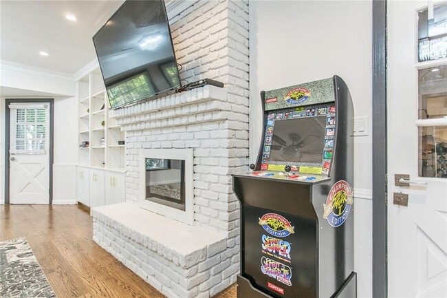 Building Photo - 6680 Williamson Dr NE