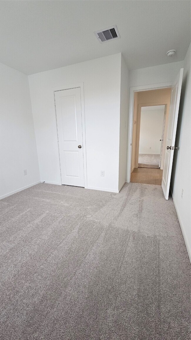 Building Photo - 6523 Water Oak Grn Ln