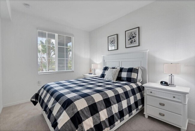 Building Photo - 14071 Heritage Landing Blvd