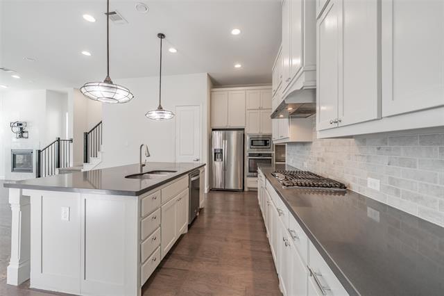 Building Photo - 8075 Sunflower Ln