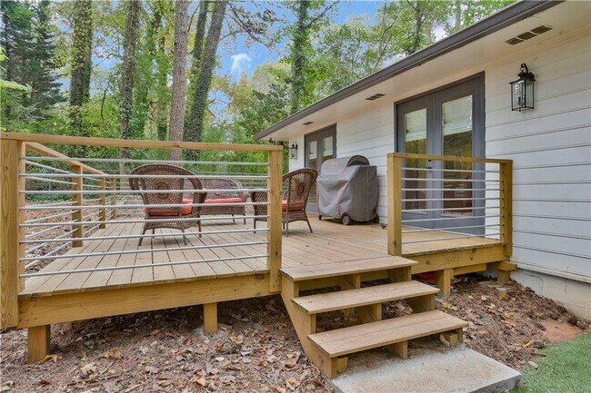 Building Photo - 1344 Midlawn Dr