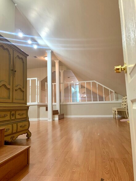 Building Photo - 2602 Deer Trl