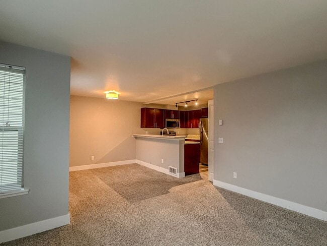 Building Photo - Gorgeous 2bd/2bth Lower Queen Anne Condo, $2,850/mo.