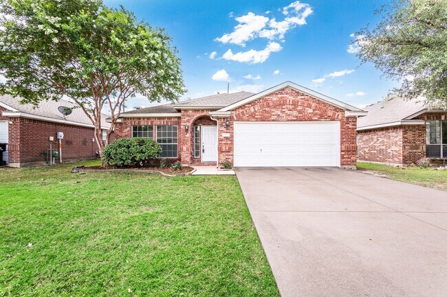 Building Photo - 4 Bedroom 2 Bath Home for Rent