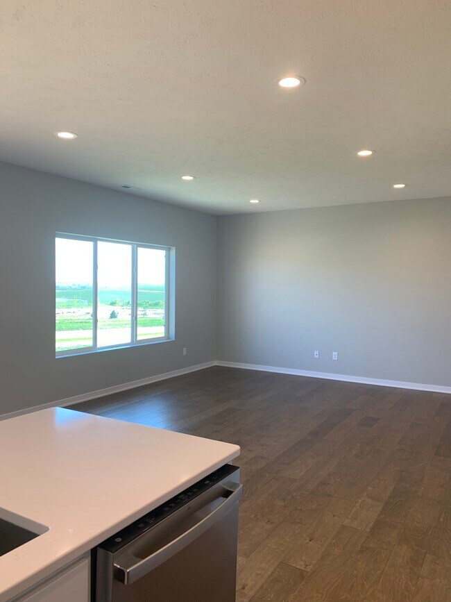 Building Photo - 5043 W Amarillo Dr