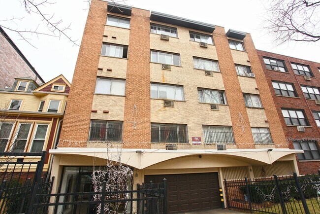 Building Photo - 5851 N Winthrop Ave