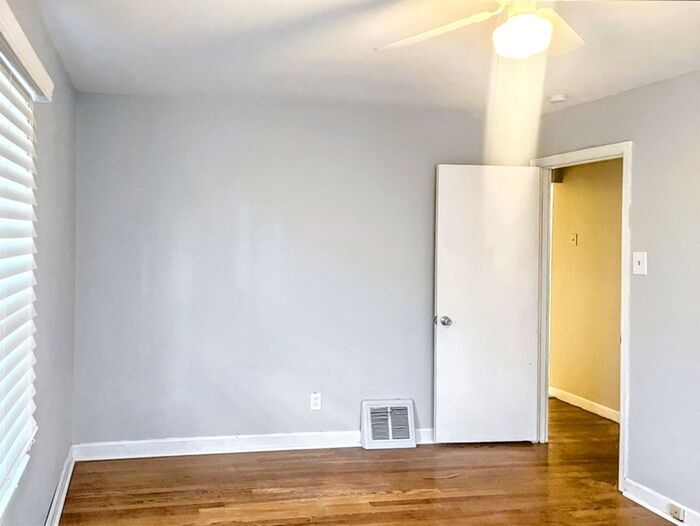 Building Photo - 3238 Krem Ave