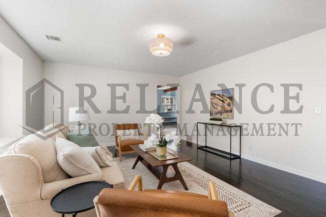 Building Photo - 1126 Farmstead St