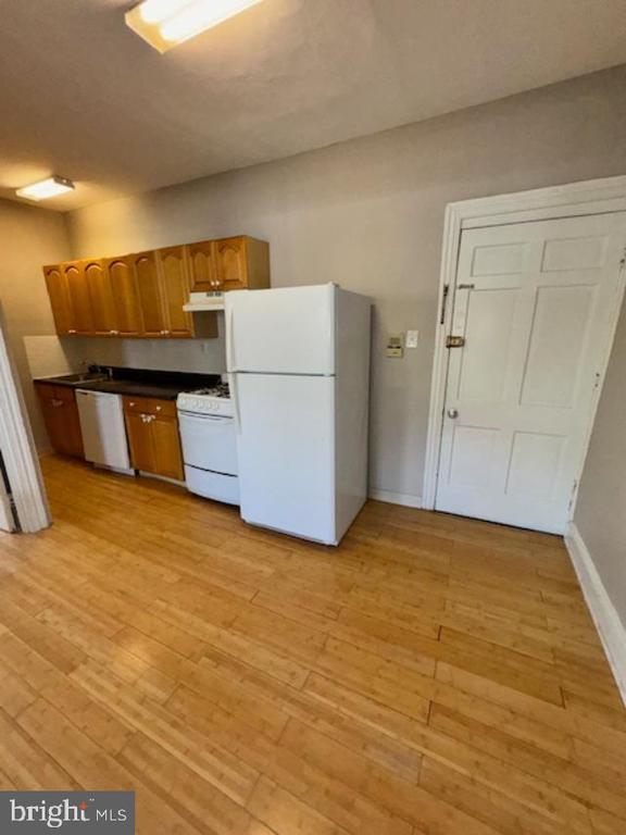 Building Photo - 4 W Athens Ave