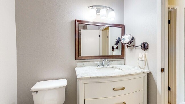 Building Photo - PURE Property Management Presents: Beautiful 3 Bedroom/2 Bath in Santa Rosa!