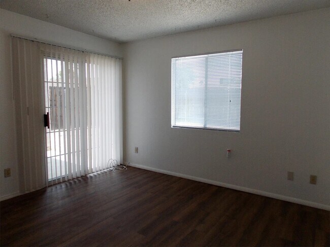 Building Photo - 28th Street #2