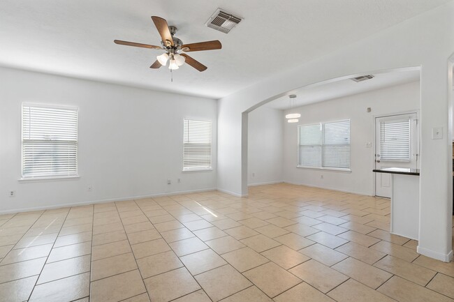 Building Photo - 5010 Kale Ct