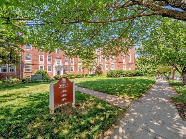 Building Photo - Sunny & Renovated 2BR 1BA in NW DC McLean Gardens Oasis!
