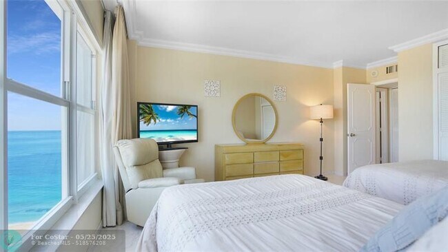 Building Photo - 3750 Galt Ocean Dr