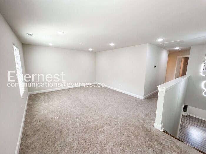 Building Photo - 732 Prescott Ln