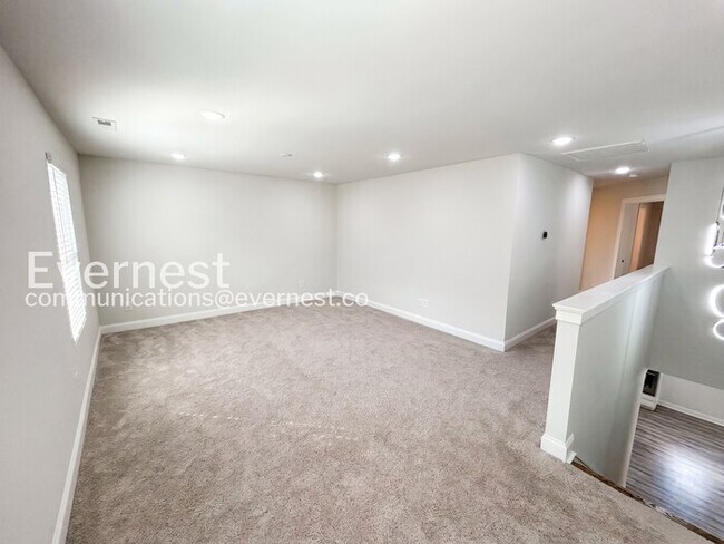 Building Photo - Spacious 4Beds 3.5Bath Single Family Rental with Modern Amenities / Available Now!