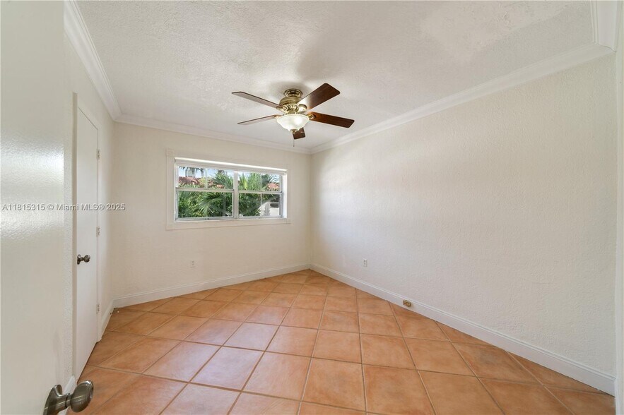 Building Photo - 8650 SW 67th Ave