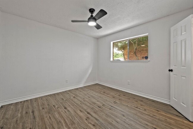 Building Photo - 3247 Bolton Gardens Dr