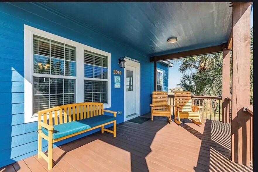 Building Photo - 2019 Flamingo Rd