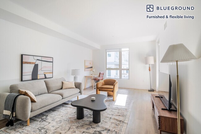 Primary Photo - 635 Robinson Ave