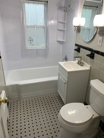 Building Photo - 12 Waverley St